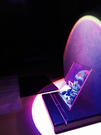 side view of the hologram